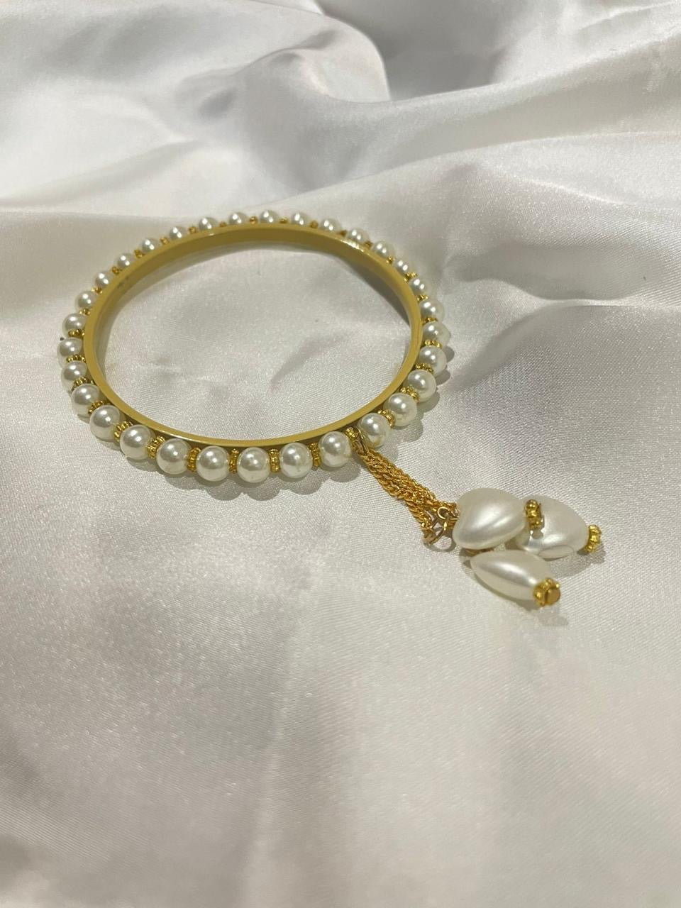 Hanging Pearls Bangle Bracelet