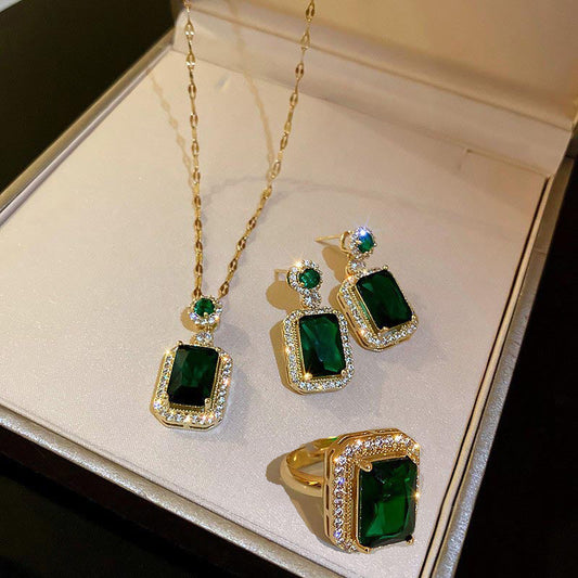 Emerald Green Stone Set