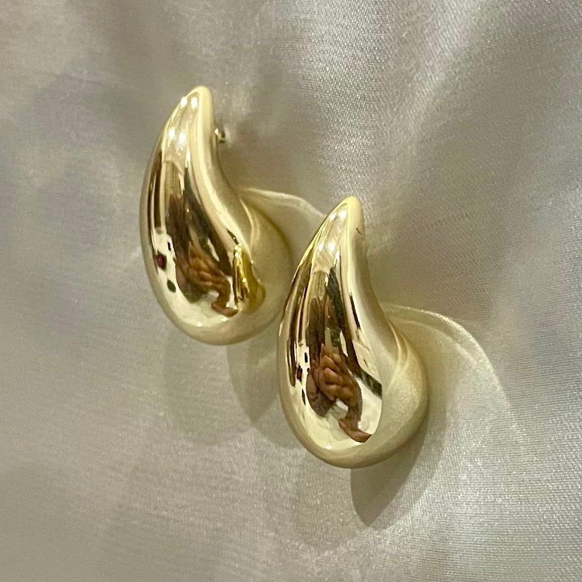 Tear Drop Gold Earrings