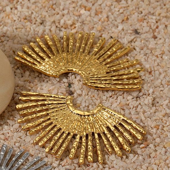 Soft Shine Stud Earring
