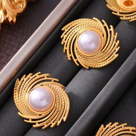 Sunbeam Stud Earring